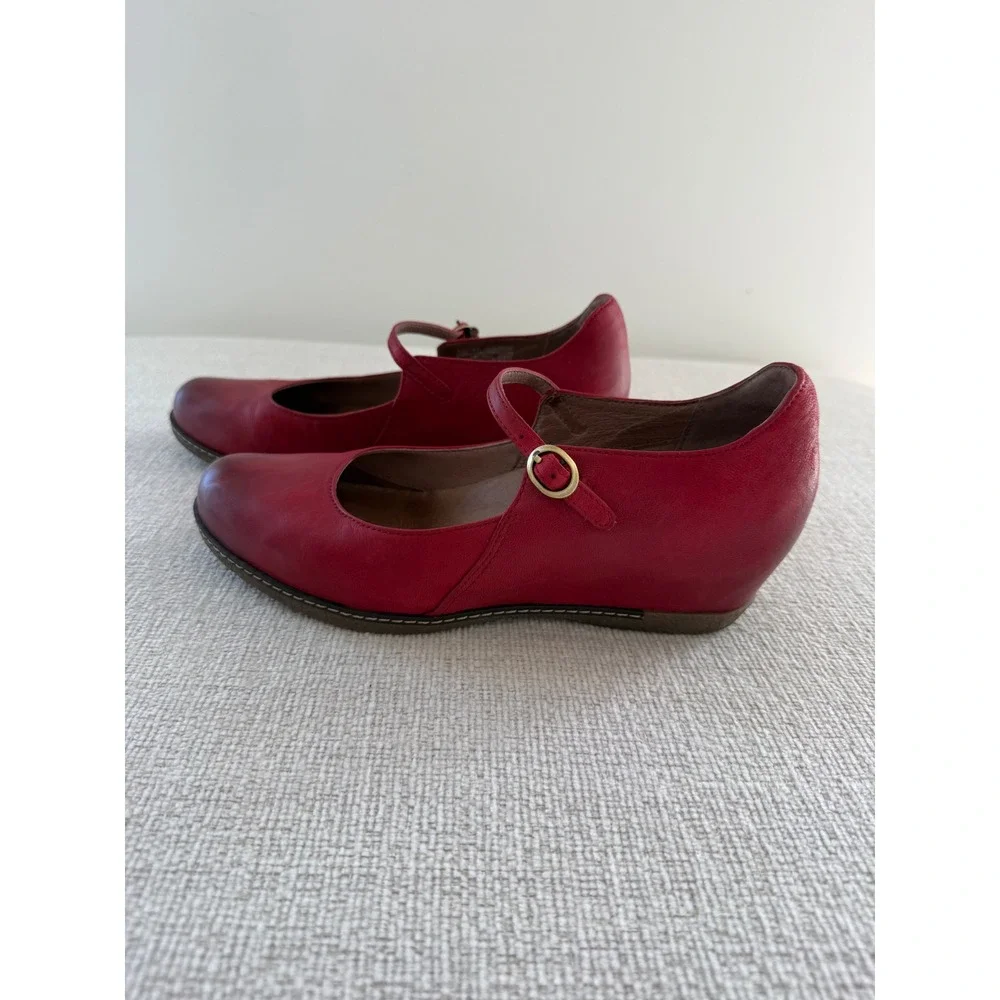 Dansko Red Loralie Nubuck Leather Mary Jane Wedge Womens 39 US 9 Buckle Comfort
